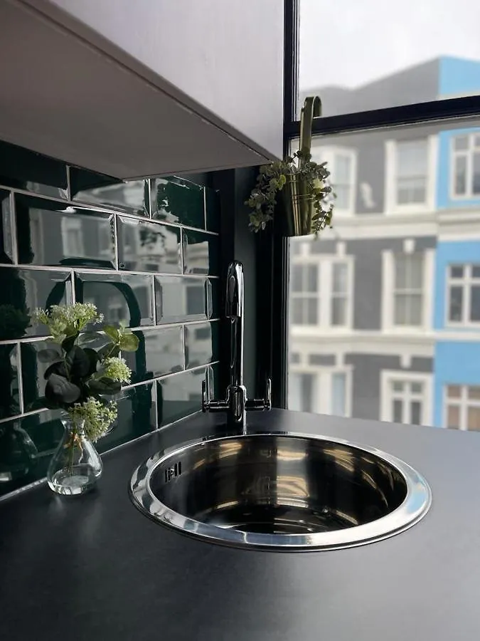 Salt Life One Bedroom Apartment 브라이턴
